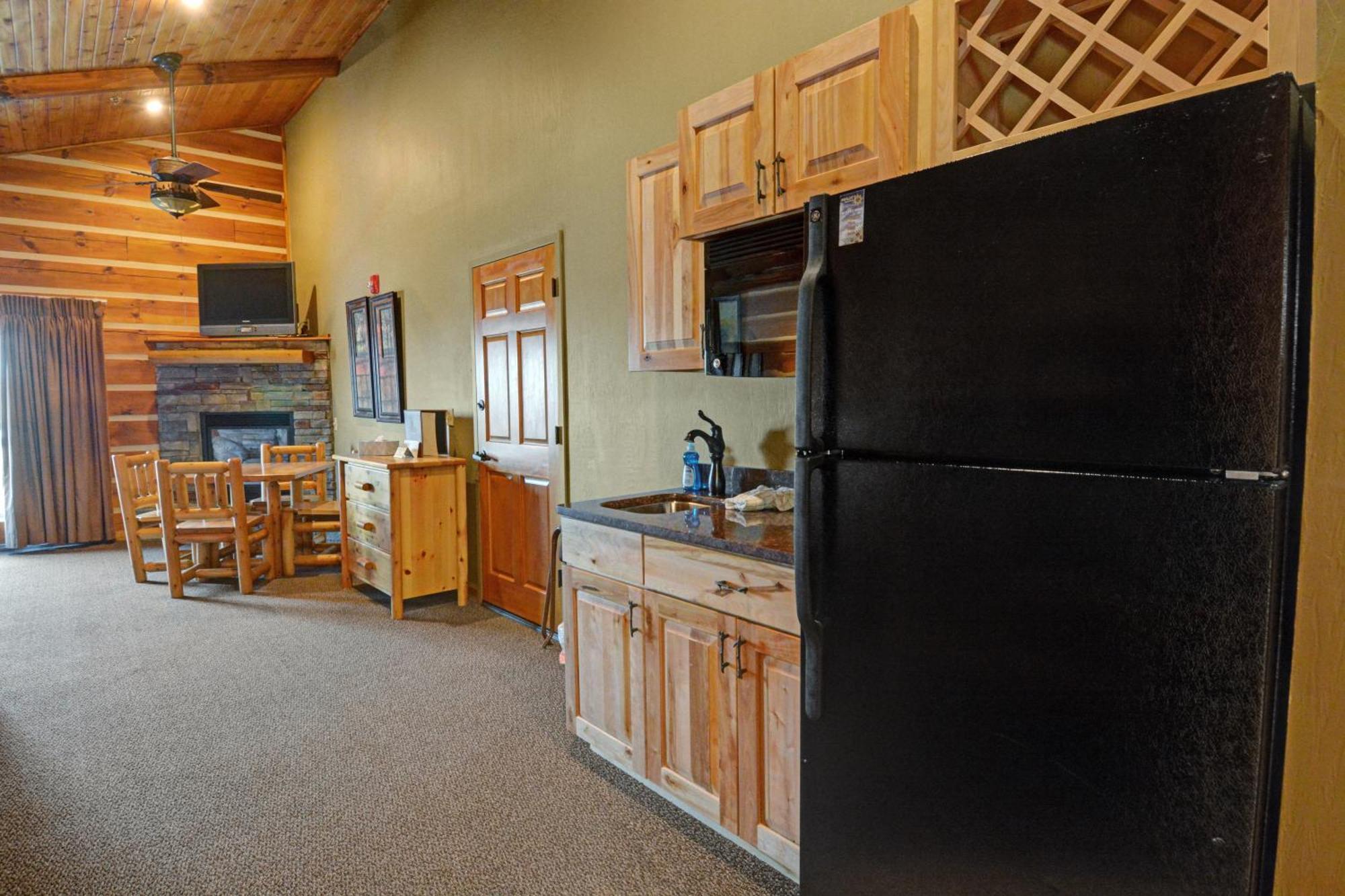 The Lodges At Sunset Village McHenry Room photo