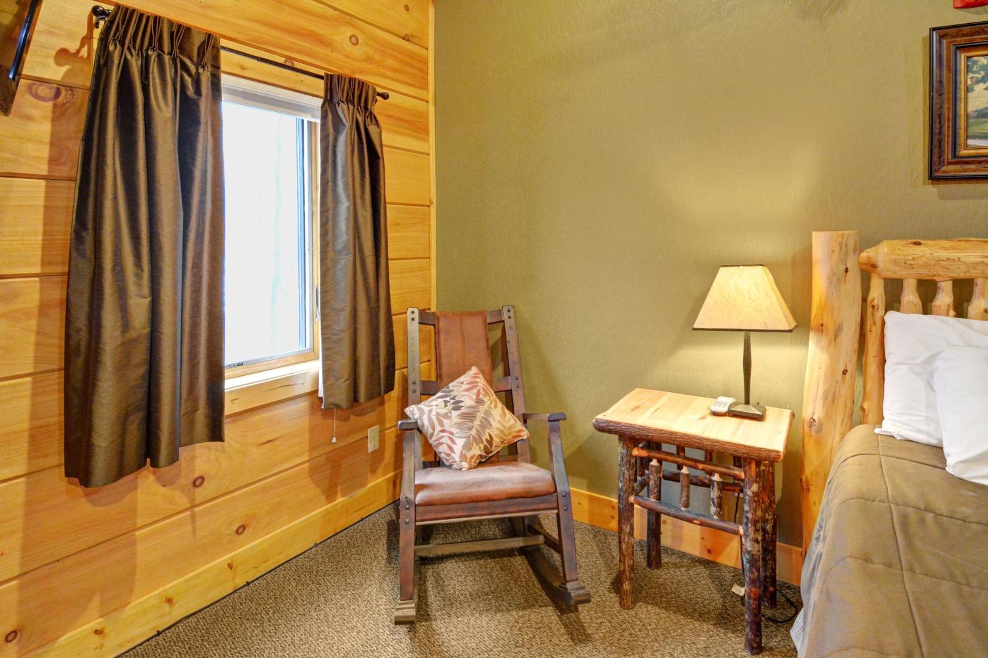 The Lodges At Sunset Village McHenry Room photo