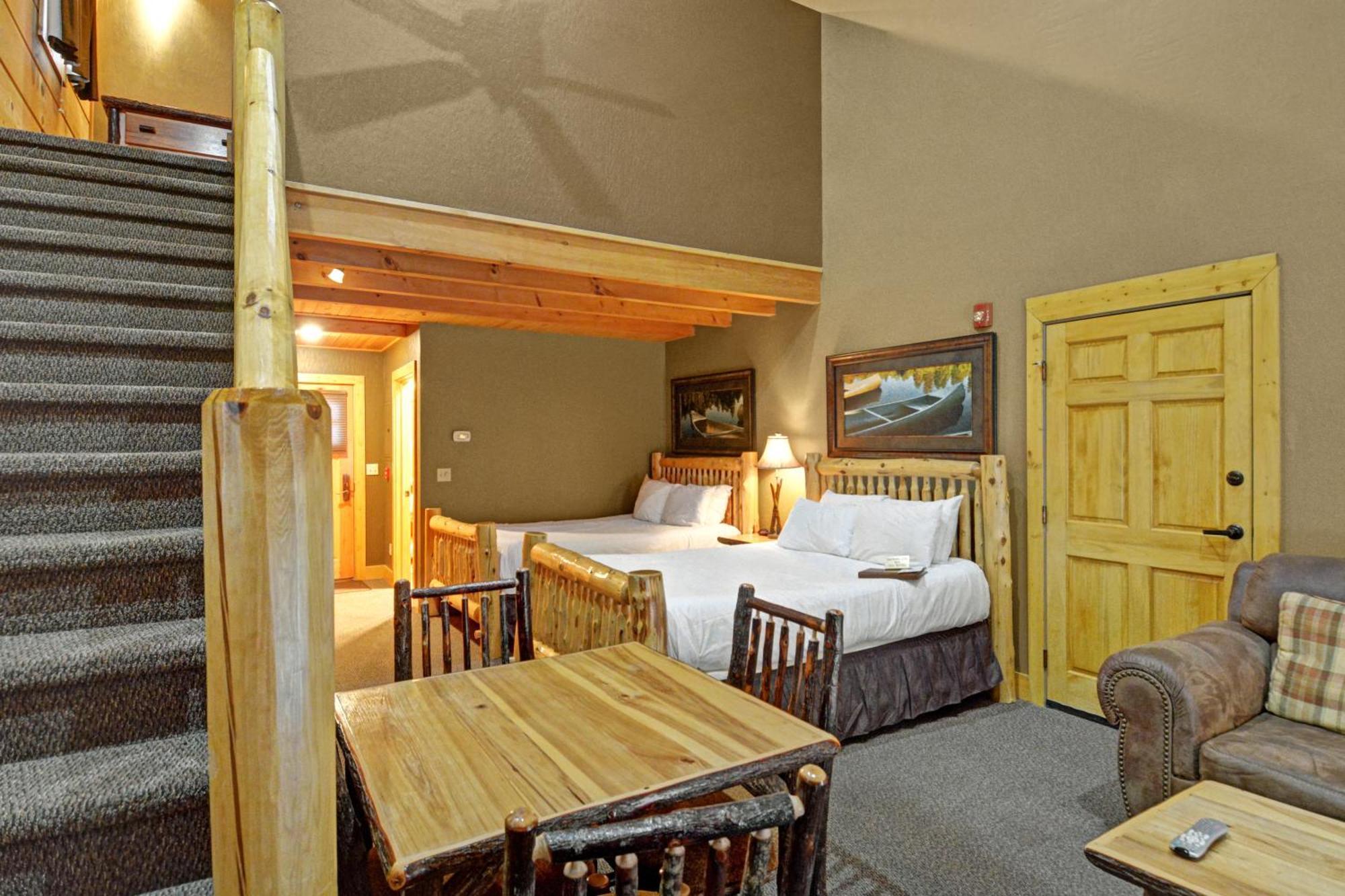 The Lodges At Sunset Village McHenry Room photo