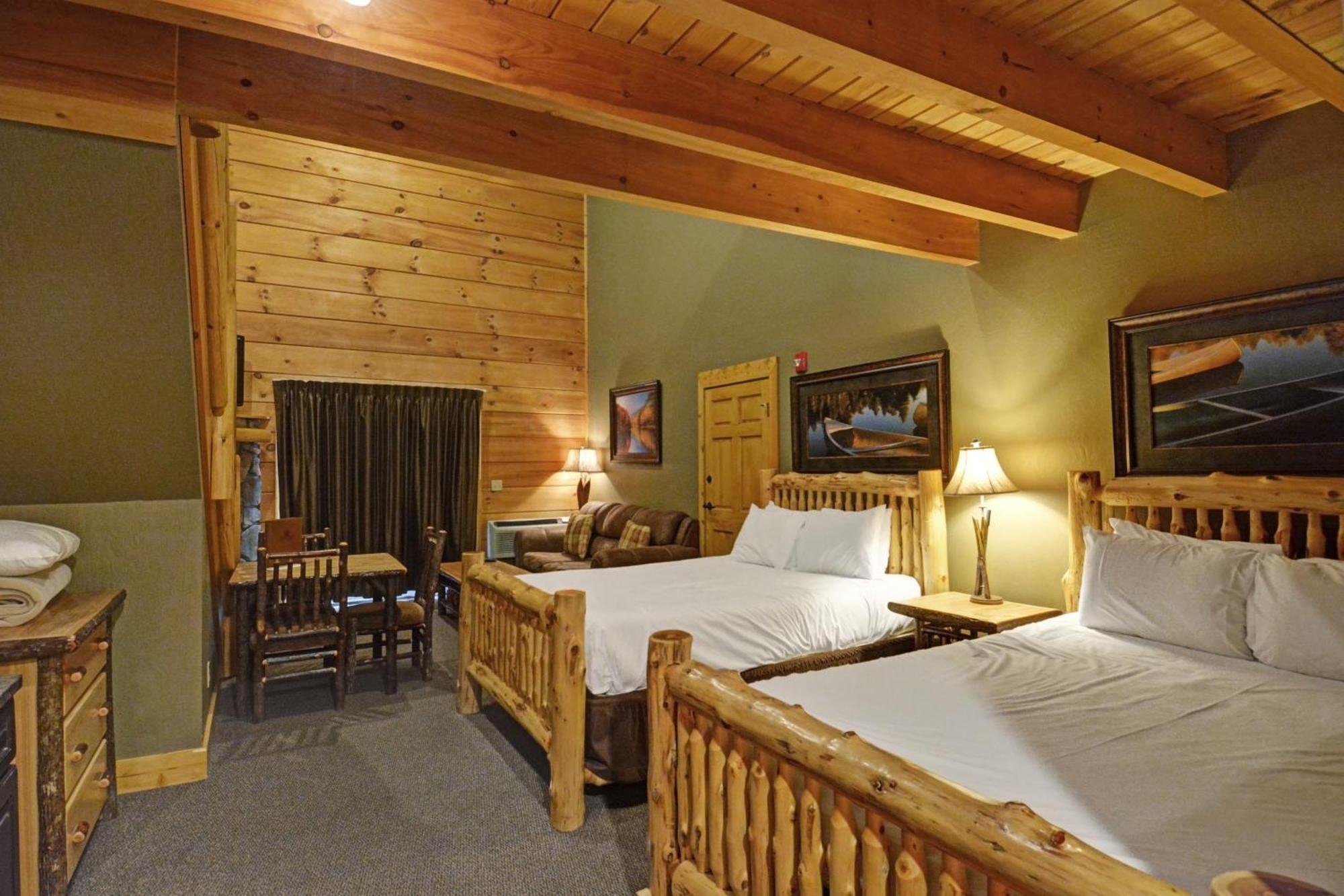 The Lodges At Sunset Village McHenry Room photo