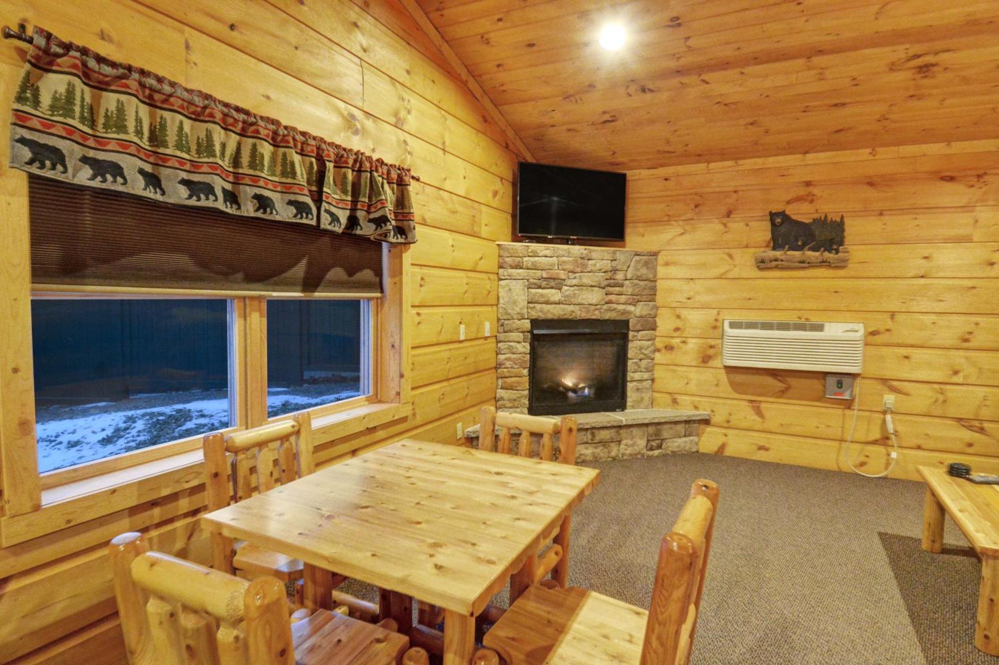 The Lodges At Sunset Village McHenry Room photo