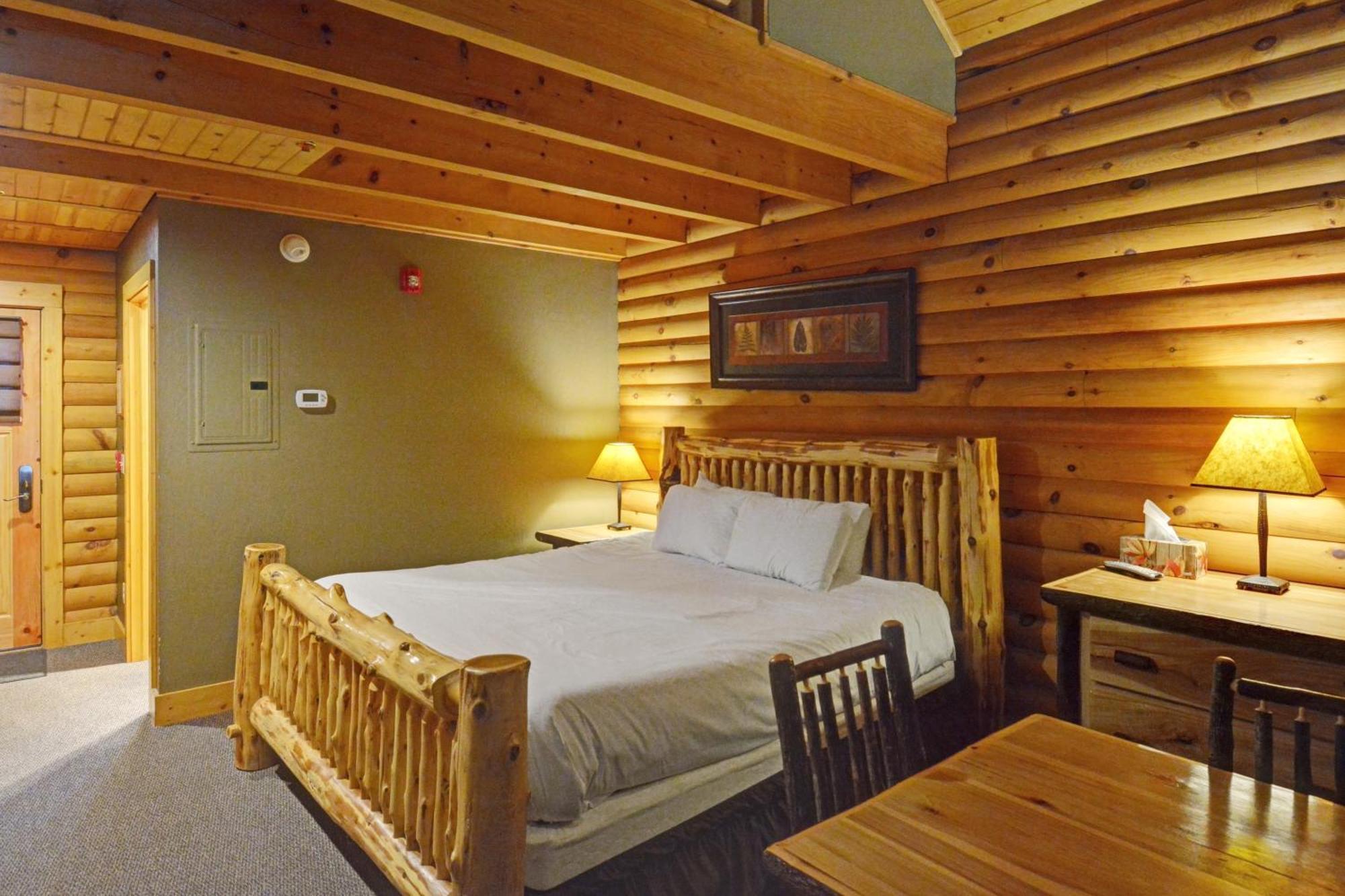 The Lodges At Sunset Village McHenry Room photo