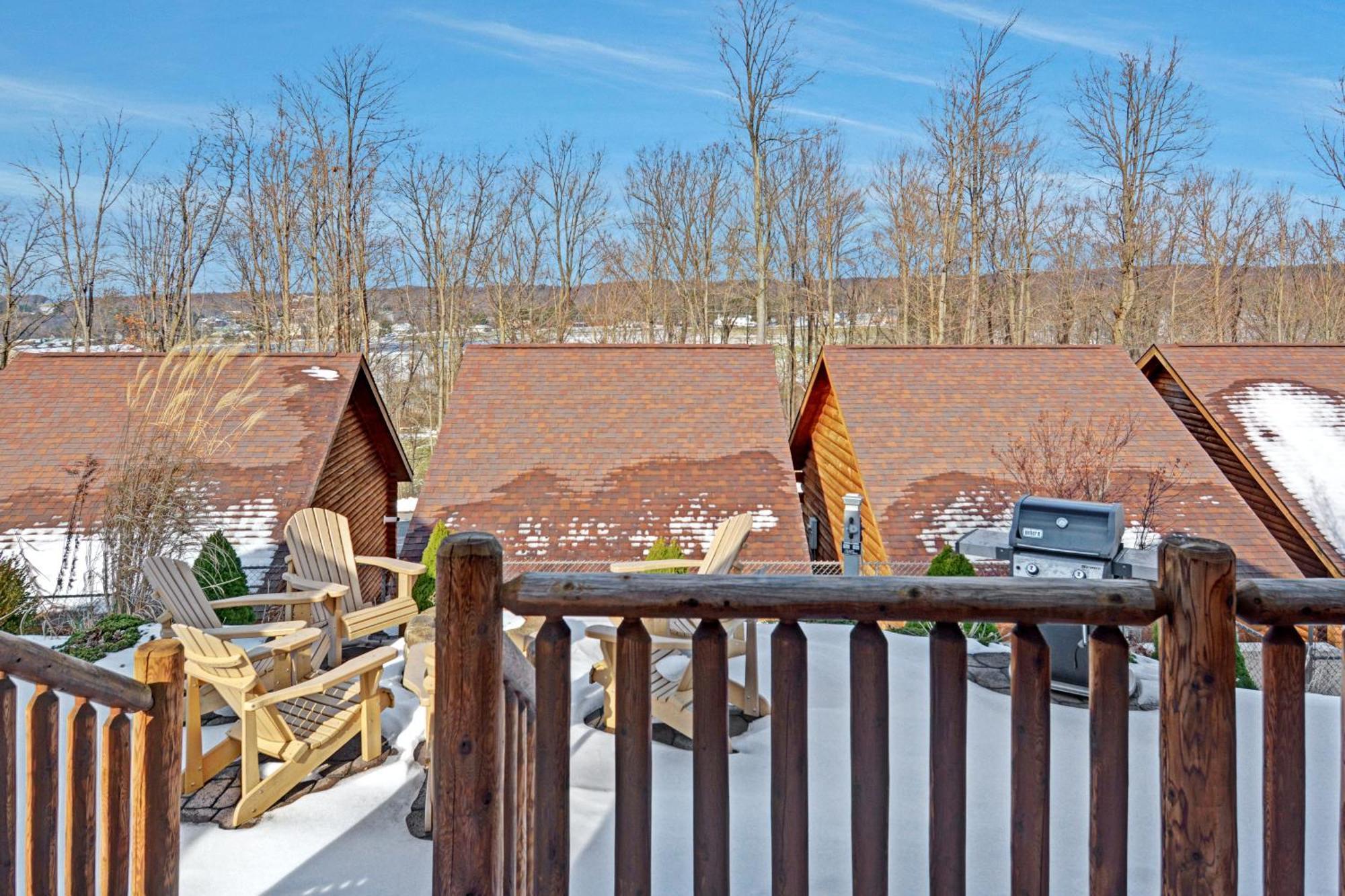 The Lodges At Sunset Village McHenry Room photo